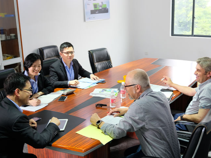 公司團(tuán)隊(duì)研討會(huì)